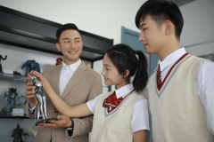 推動(dòng)現(xiàn)代職業(yè)教育高質(zhì)量發(fā)展 讓技能人才前景更光明