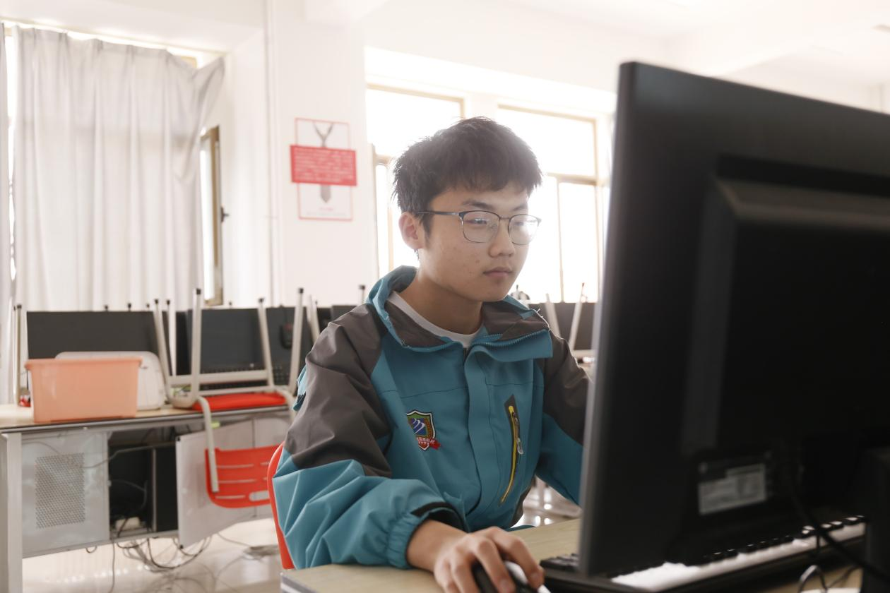 用技術改變家鄉，現在就開始努力