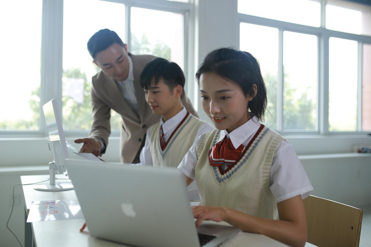 初高中女生成績不理想，學什么技術好？