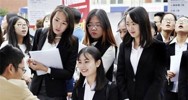 金九銀十求職季：應(yīng)屆生參加校招要注意什么